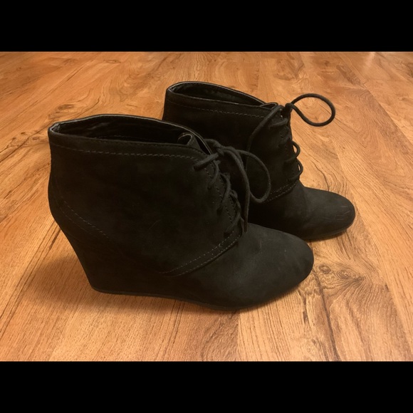 Arizona Jean Company Shoes - Arizona women’s booties size 9